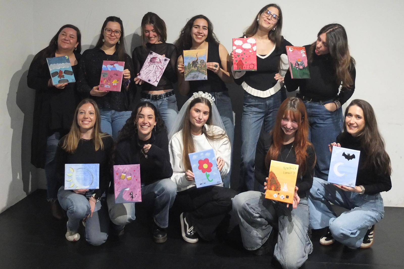 Despedida de soltera con sus obras